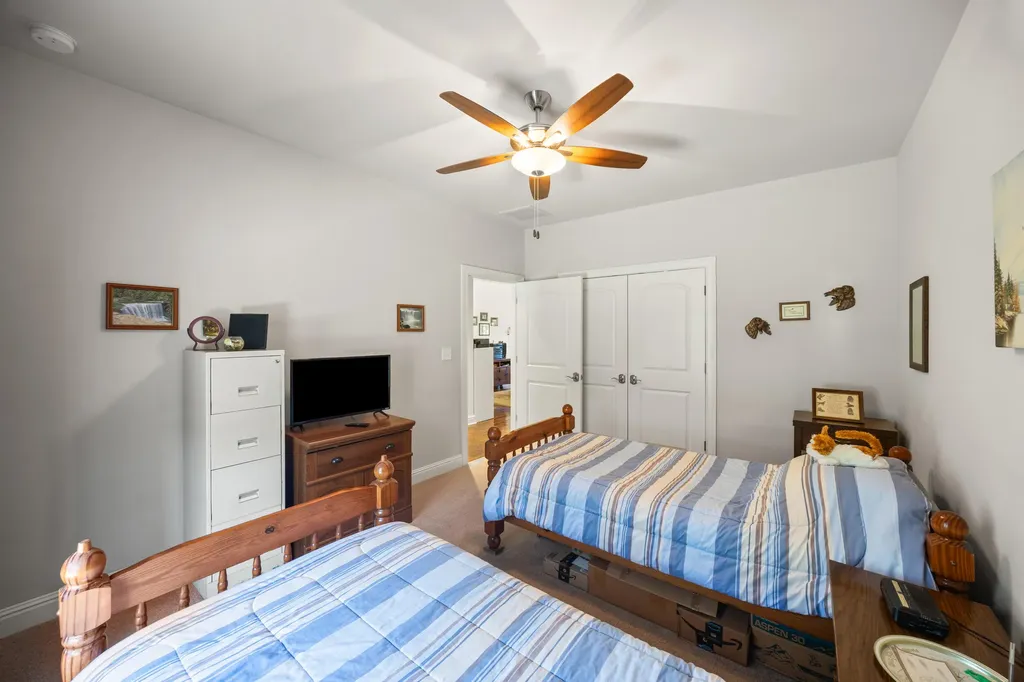 160 Shermans Crescent Versailles KY 40383