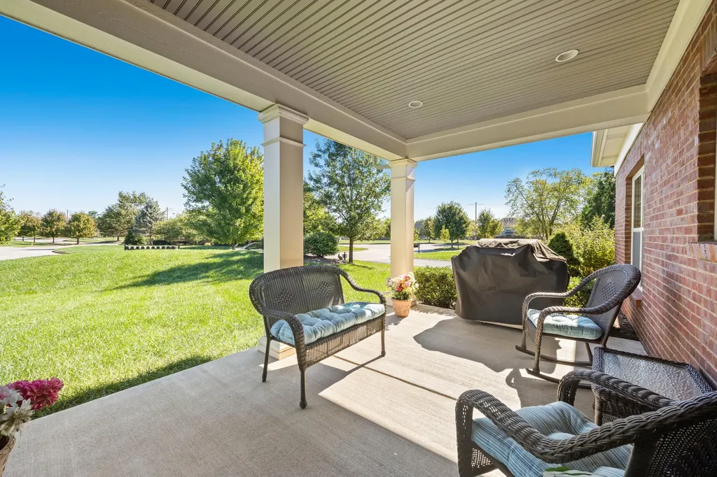 160 Shermans Crescent Versailles KY 40383