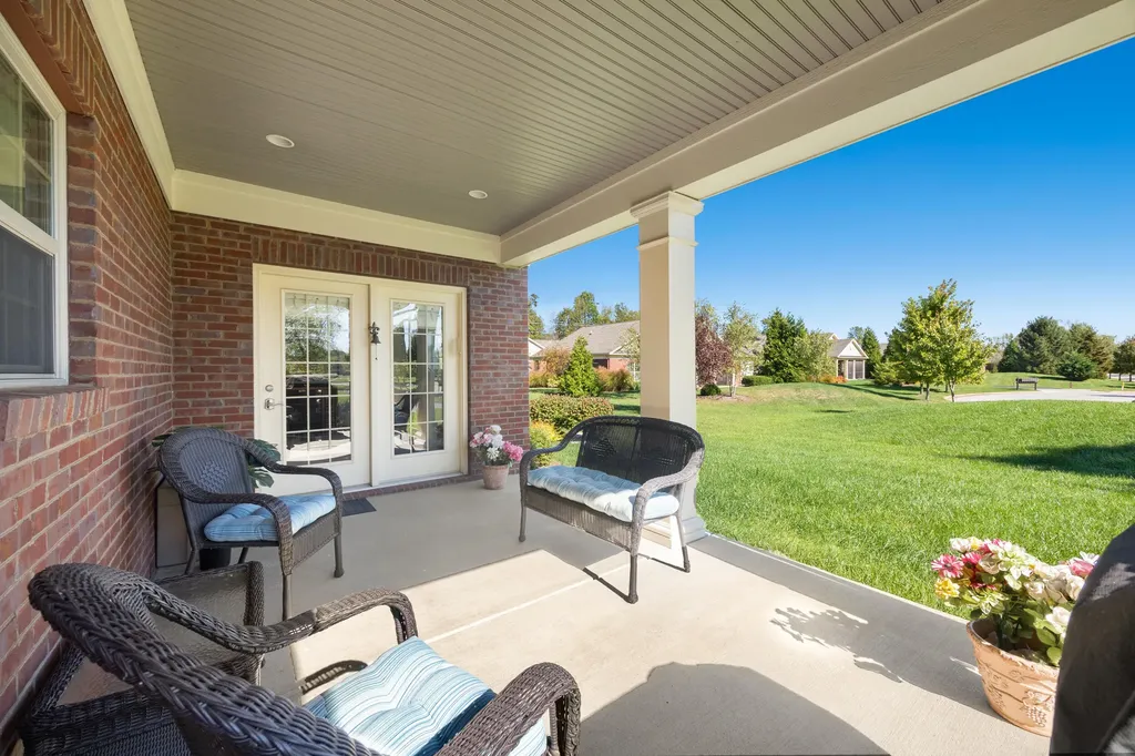 160 Shermans Crescent Versailles KY 40383
