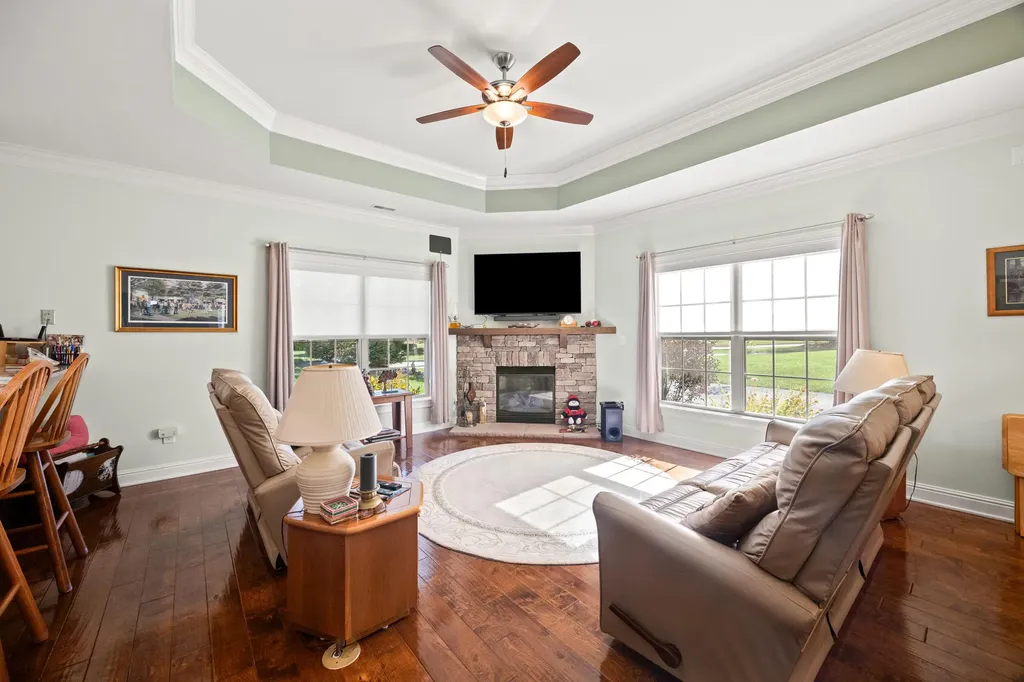 160 Shermans Crescent Versailles KY 40383