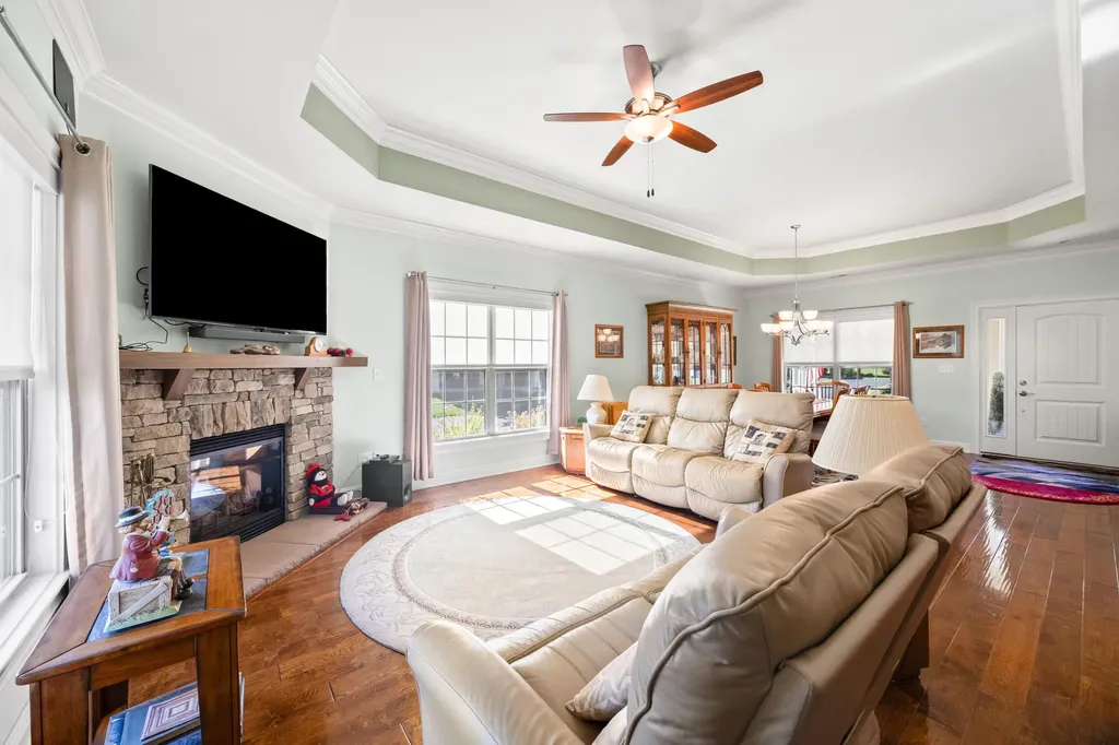 160 Shermans Crescent Versailles KY 40383