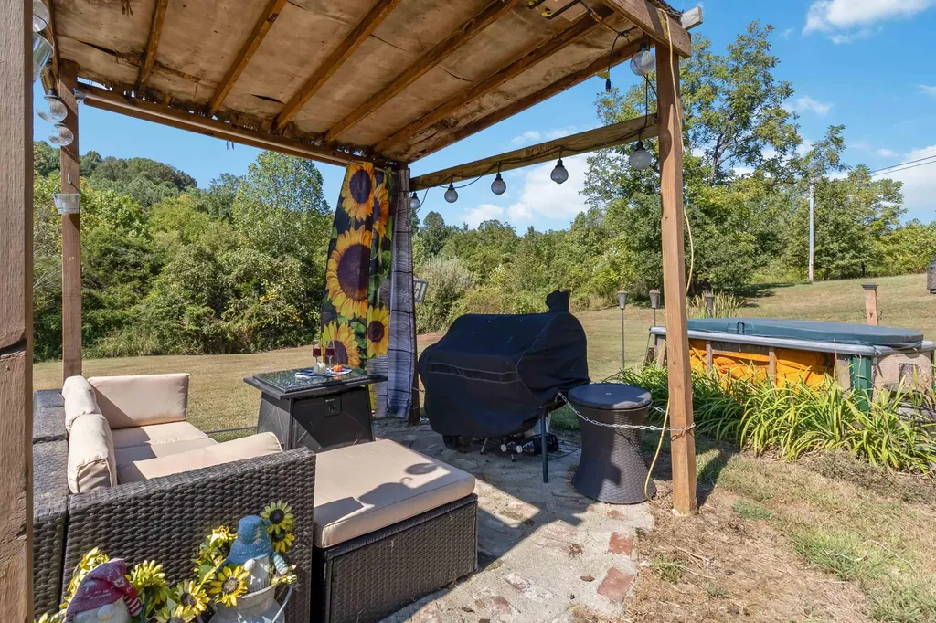 9701 Saloma Road Campbellsville KY 42718