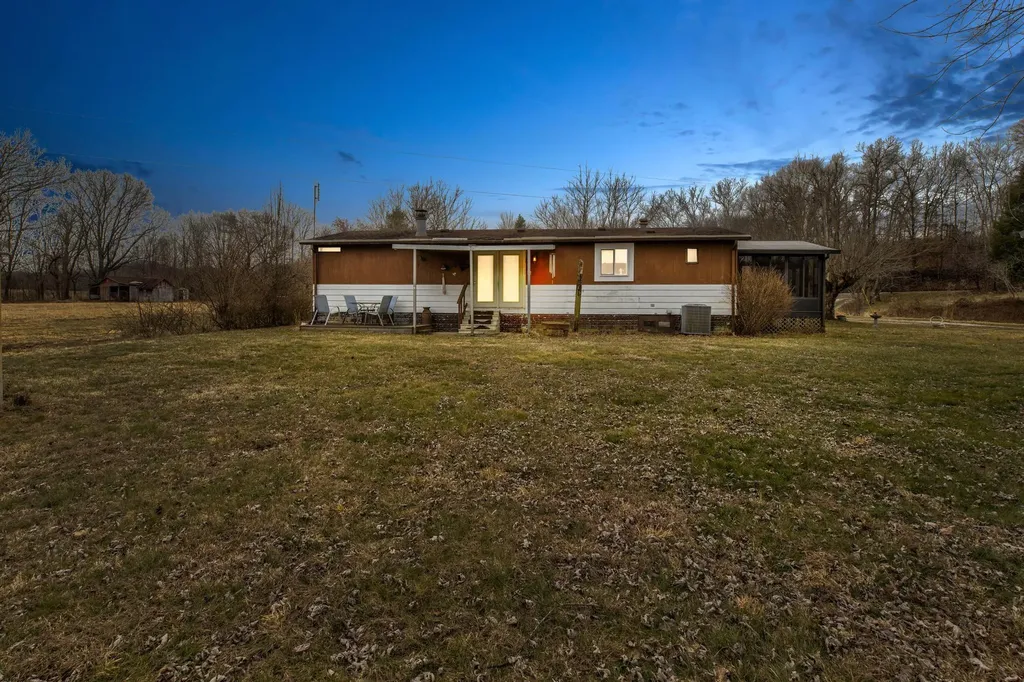 8340 Levee Road Jeffersonville KY 40337