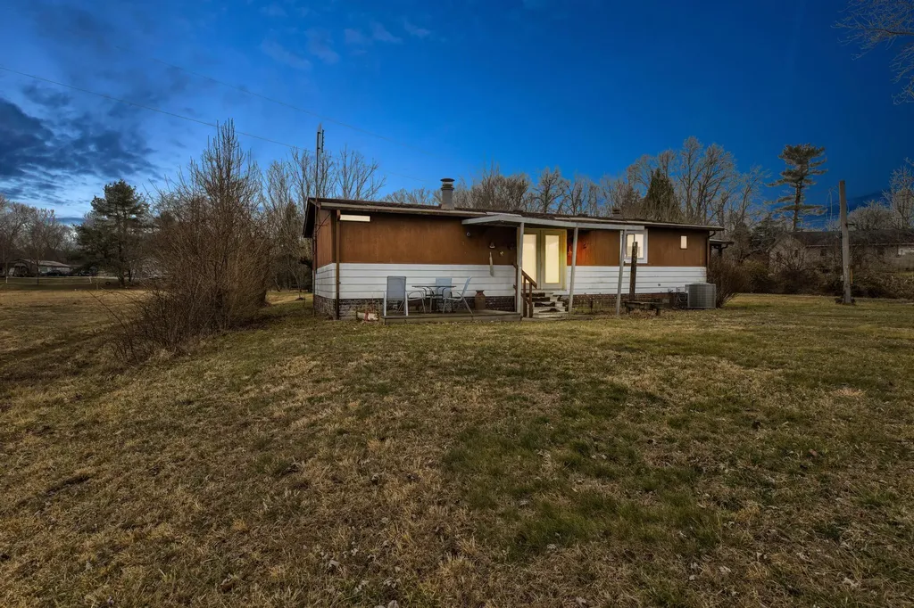 8340 Levee Road Jeffersonville KY 40337