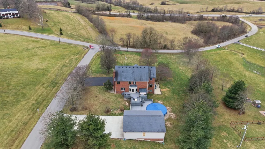 51 Conns Lane Lancaster KY 40444