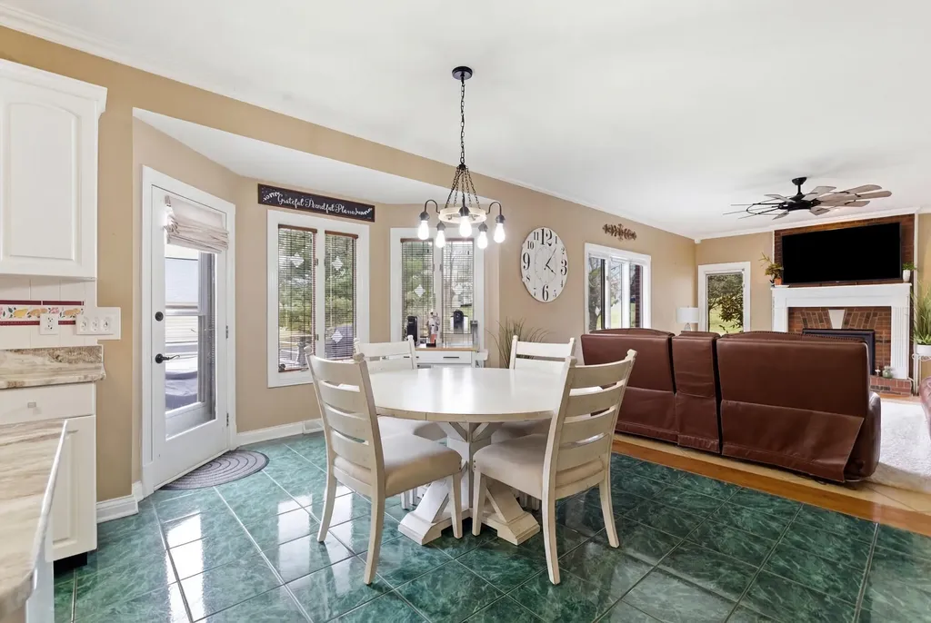 51 Conns Lane Lancaster KY 40444