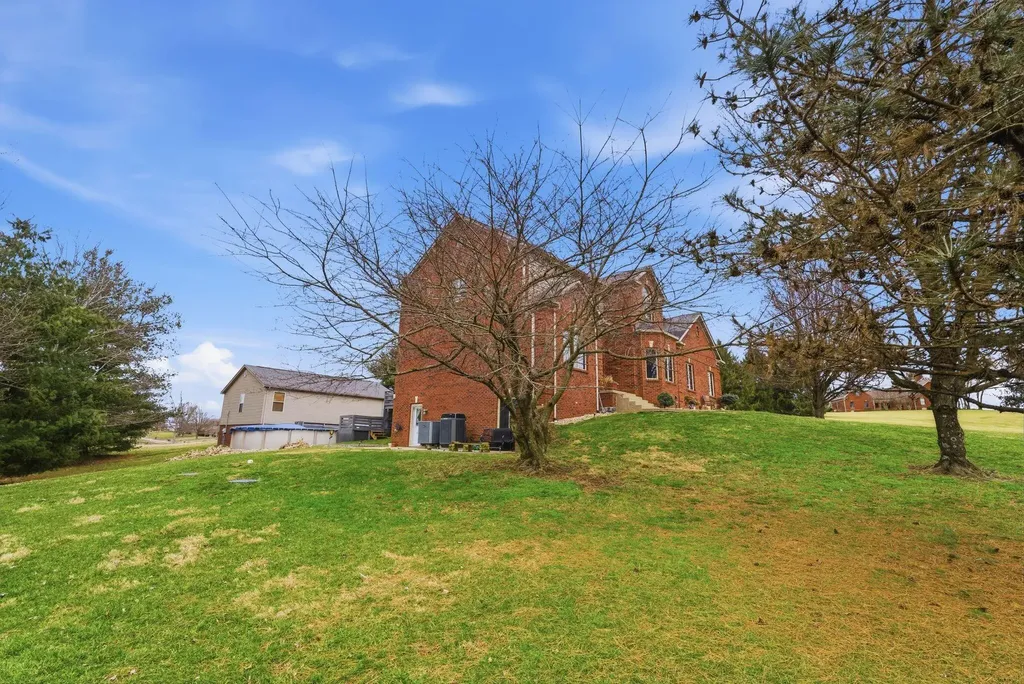 51 Conns Lane Lancaster KY 40444