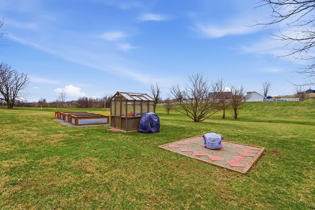 51 Conns Lane Lancaster KY 40444