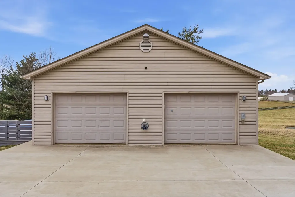 51 Conns Lane Lancaster KY 40444