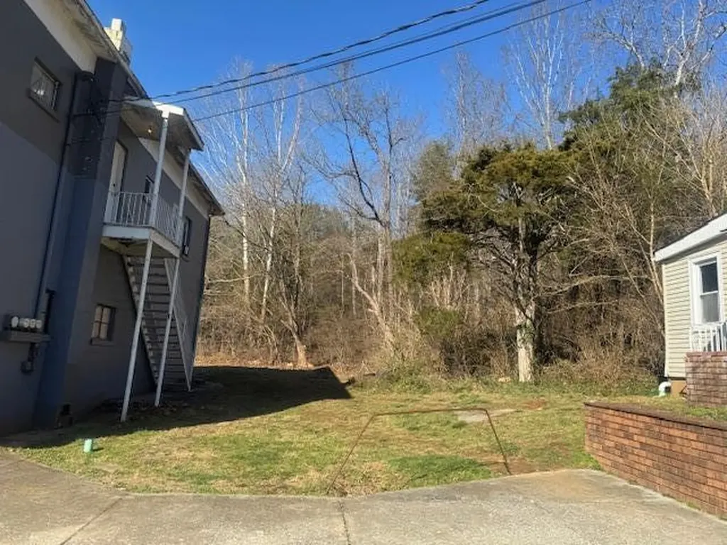 7892 S Highway 27 Burnside KY 42519