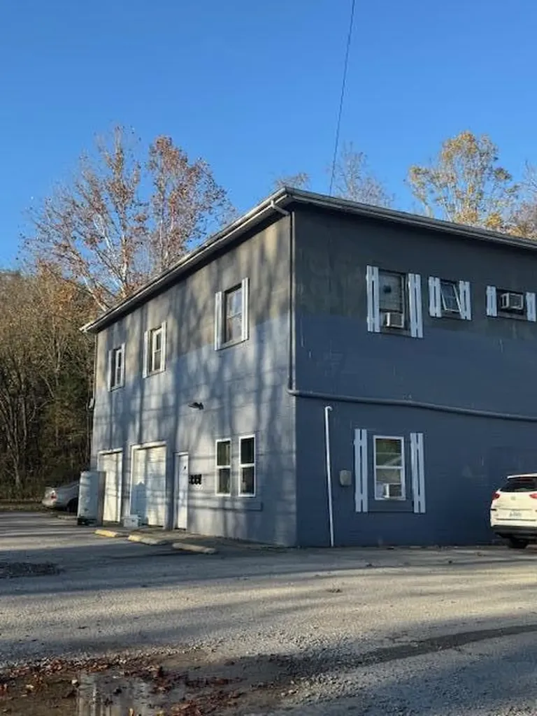 7892 S Highway 27 Burnside KY 42519