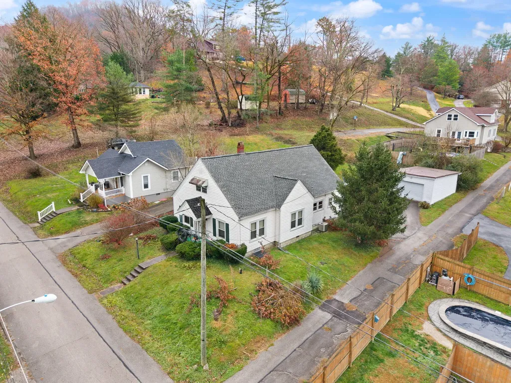 104 Ann Street Irvine KY 40336