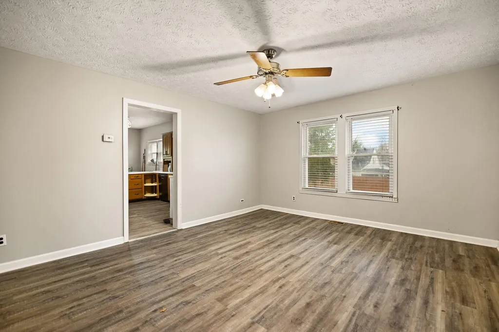 104 Ann Street Irvine KY 40336