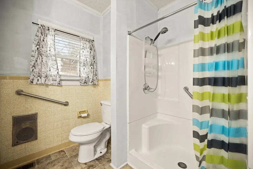 104 Ann Street Irvine KY 40336
