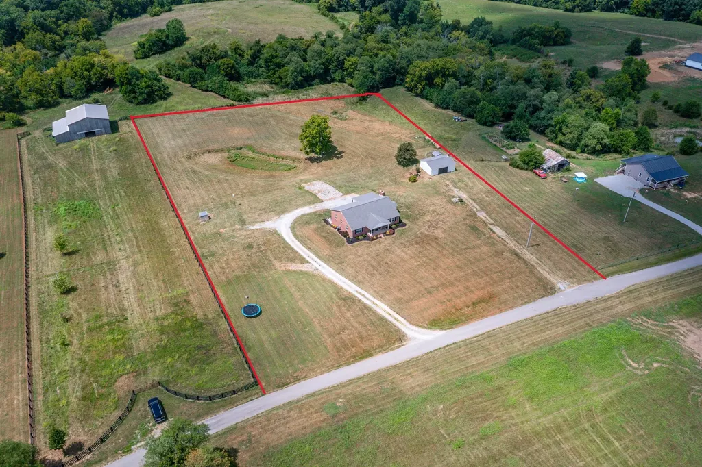 521 Adams Lane Harrodsburg KY 40330