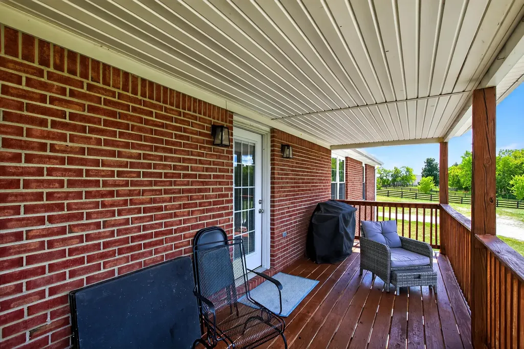 521 Adams Lane Harrodsburg KY 40330