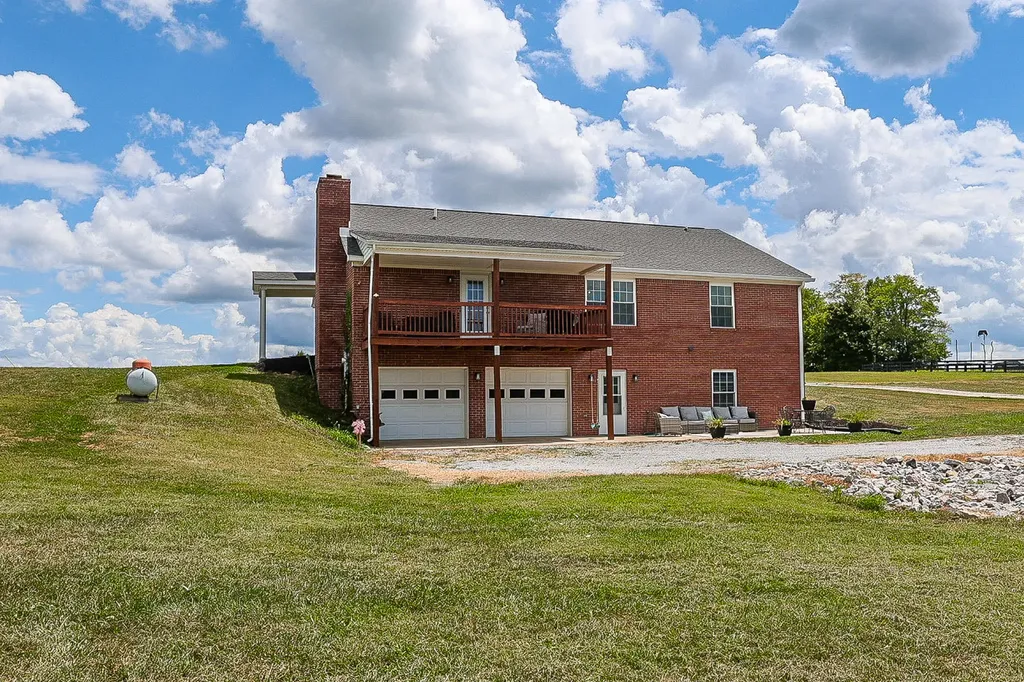 521 Adams Lane Harrodsburg KY 40330