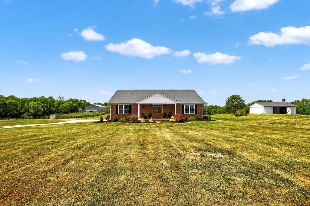 521 Adams Lane Harrodsburg KY 40330