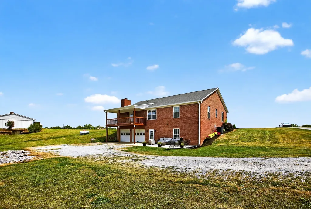 521 Adams Lane Harrodsburg KY 40330