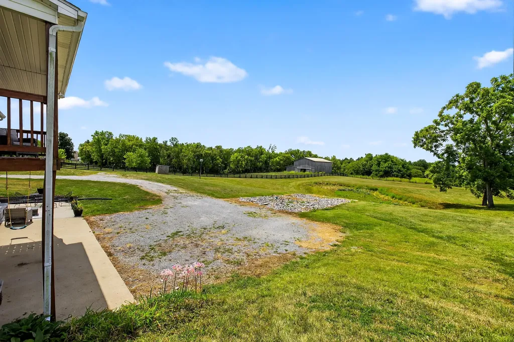 521 Adams Lane Harrodsburg KY 40330