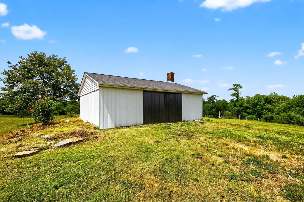 521 Adams Lane Harrodsburg KY 40330