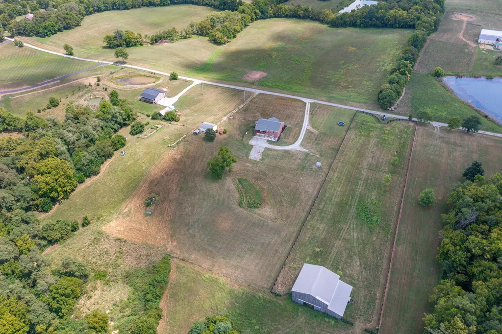 521 Adams Lane Harrodsburg KY 40330