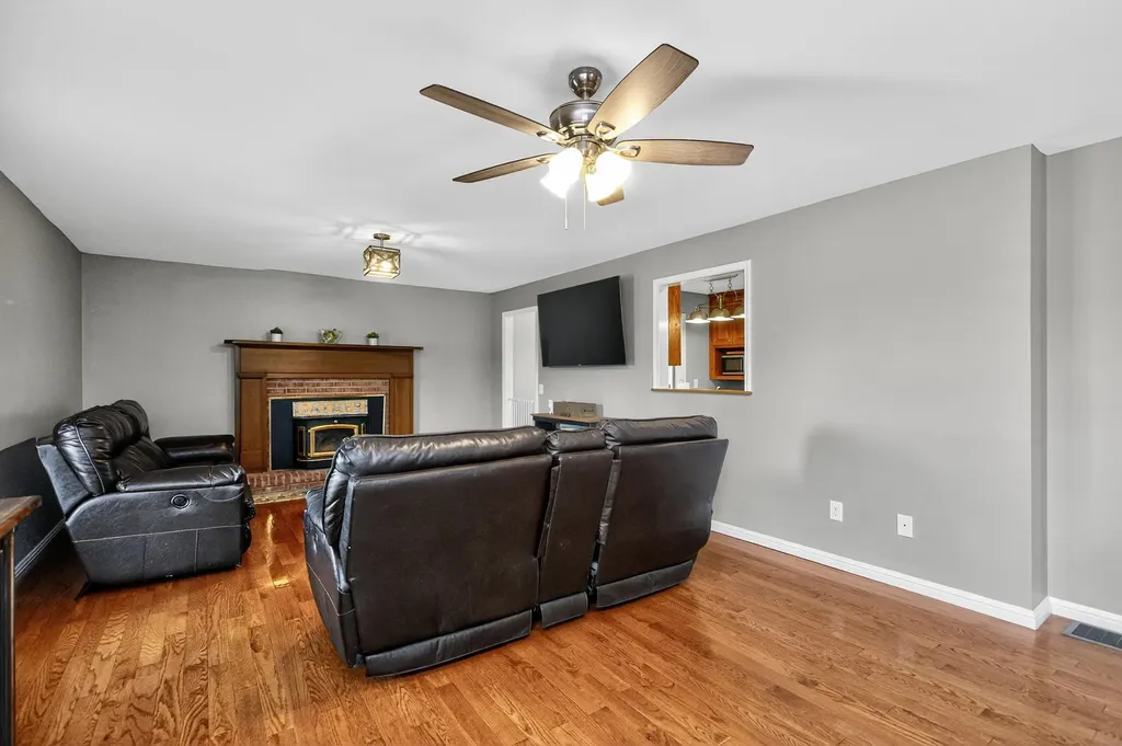 521 Adams Lane Harrodsburg KY 40330