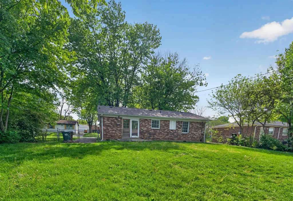 121 Pandy Street Versailles KY 40383