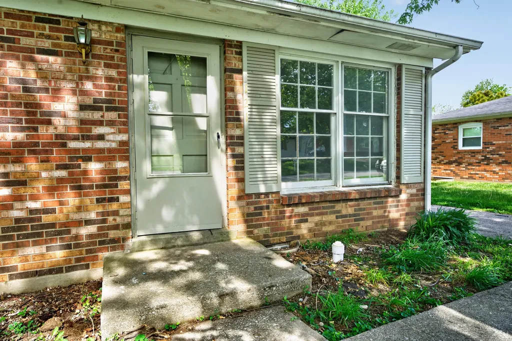 121 Pandy Street Versailles KY 40383