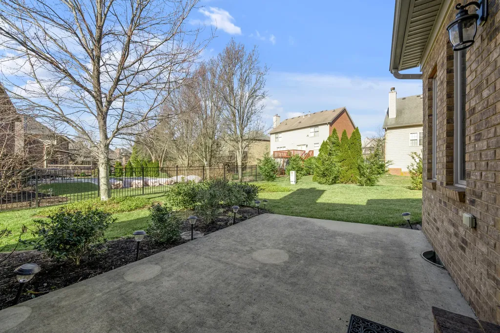 647 Gingermill Lane Lexington KY 40509