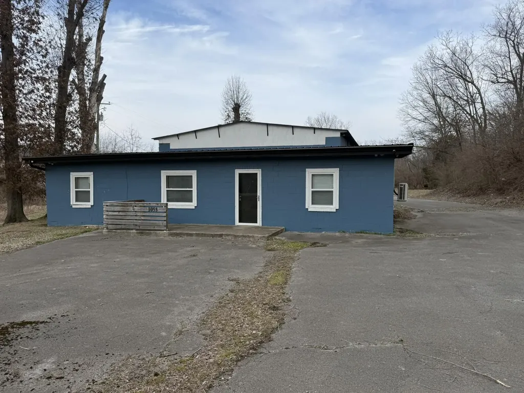 1055 W Shelby Street Junction City KY 40440