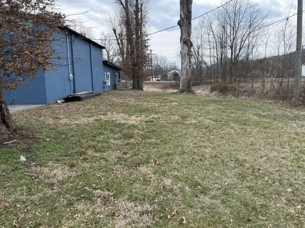 1055 W Shelby Street Junction City KY 40440