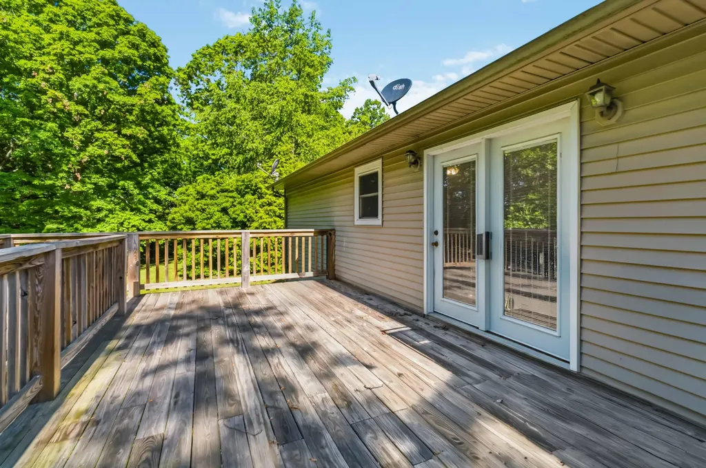 222 Sunrise Landing Road Russell Springs KY 42642