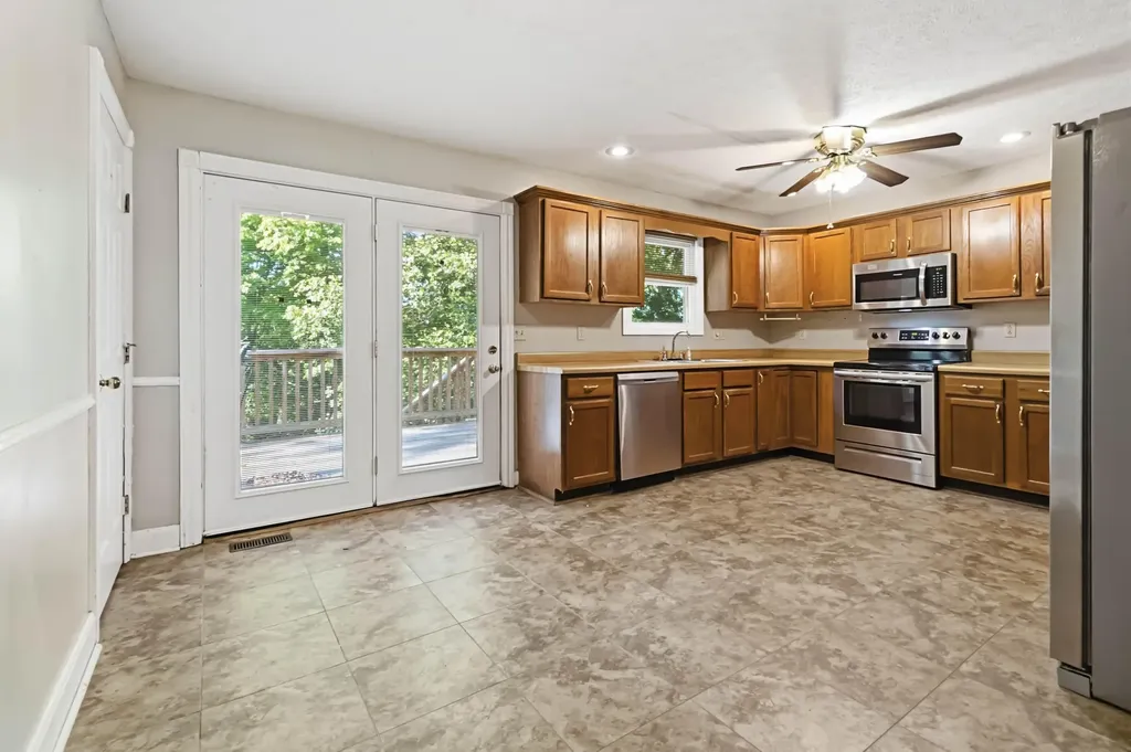 222 Sunrise Landing Road Russell Springs KY 42642