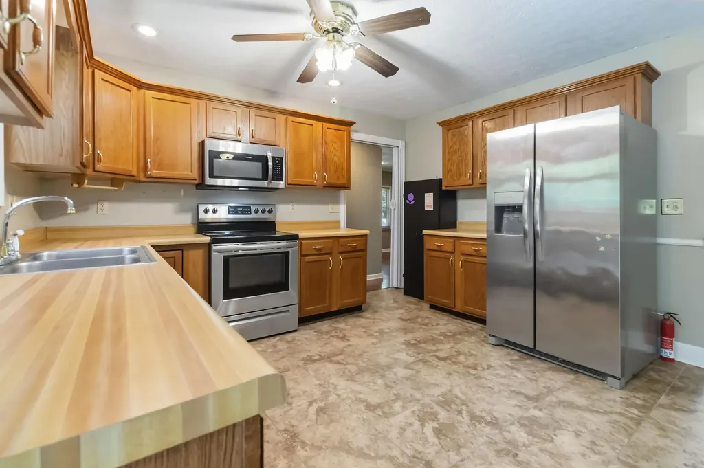 222 Sunrise Landing Road Russell Springs KY 42642