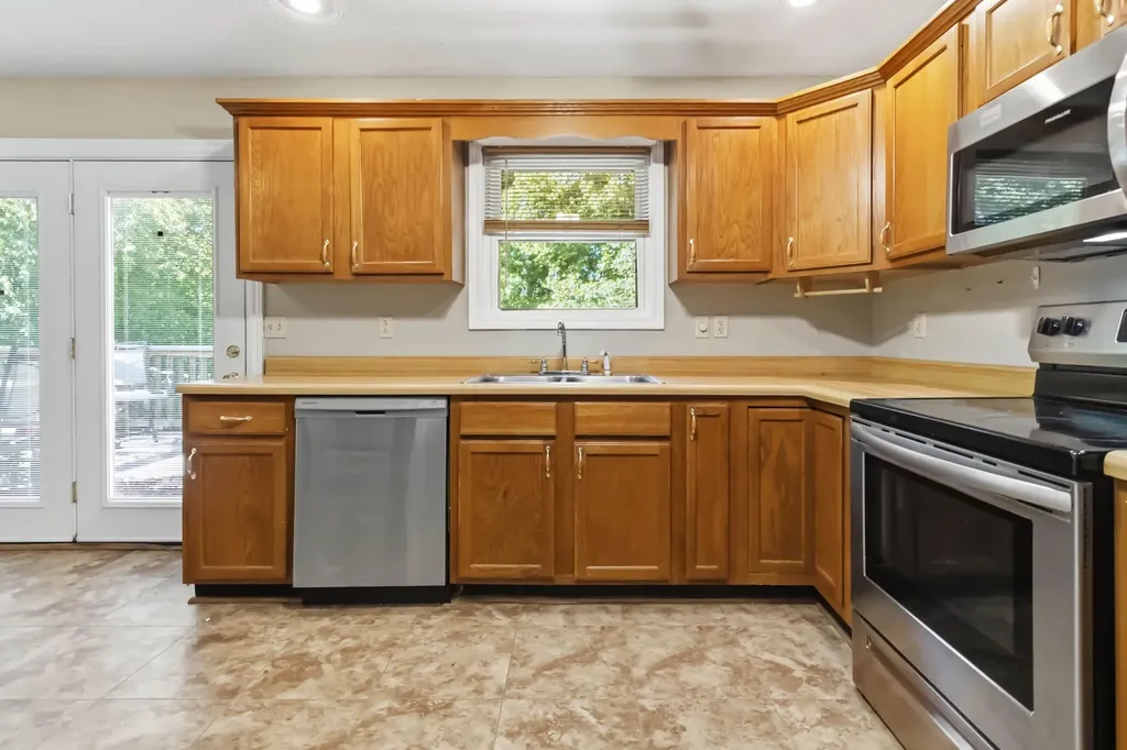 222 Sunrise Landing Road Russell Springs KY 42642