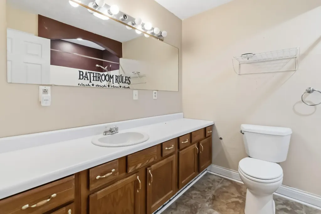 222 Sunrise Landing Road Russell Springs KY 42642