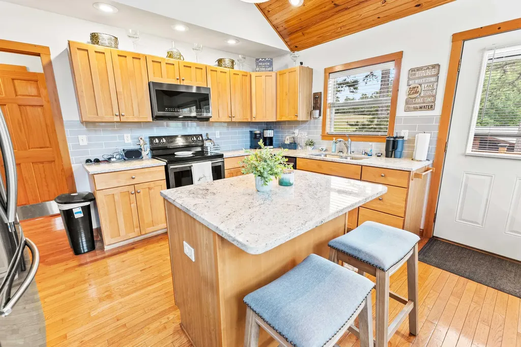 1824 Bridge Hollow Road Somerset KY 42503