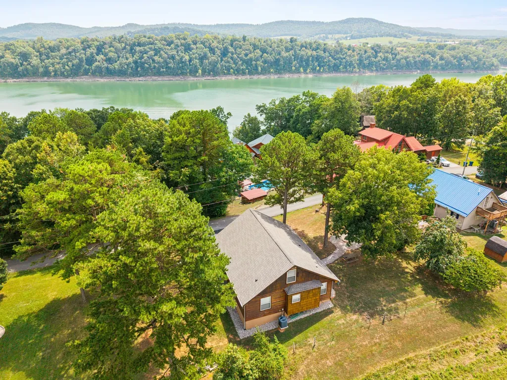 1824 Bridge Hollow Road Somerset KY 42503
