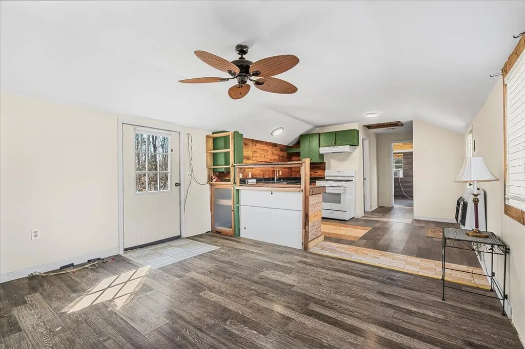 105 Patricia Road Clay City KY 40312