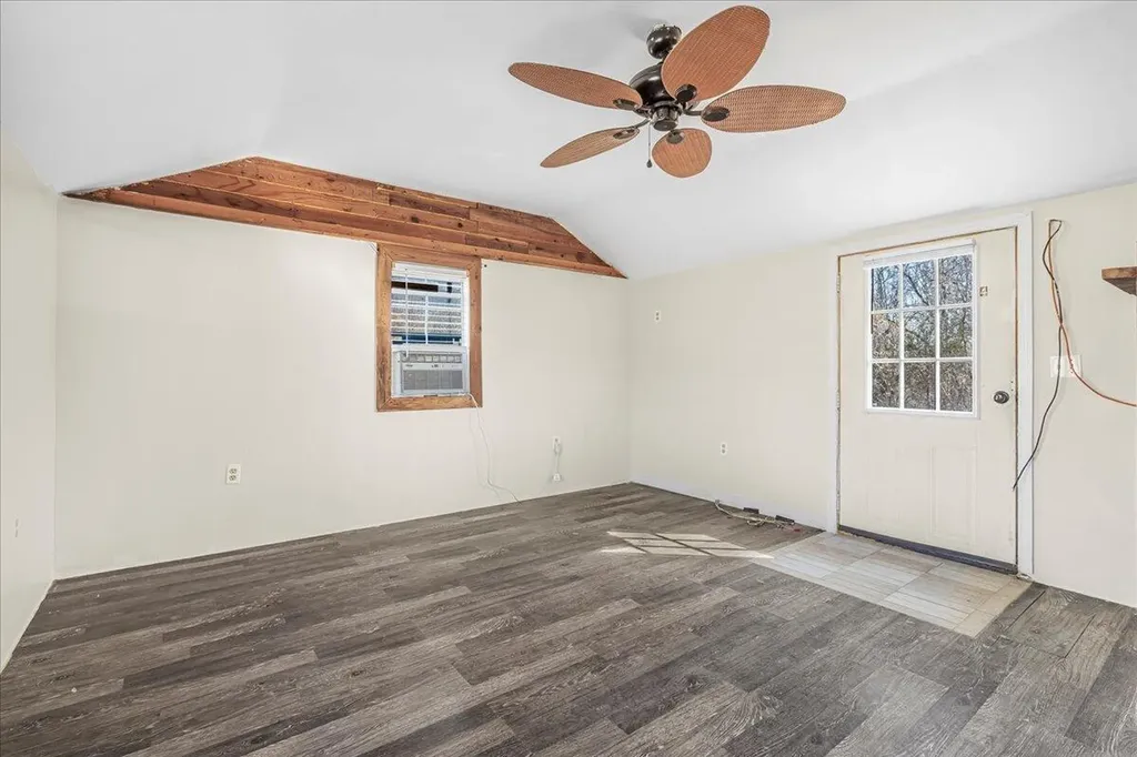 105 Patricia Road Clay City KY 40312