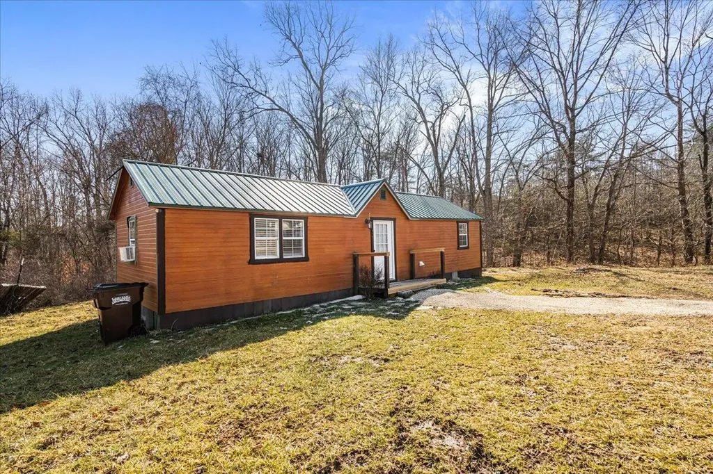 105 Patricia Road Clay City KY 40312