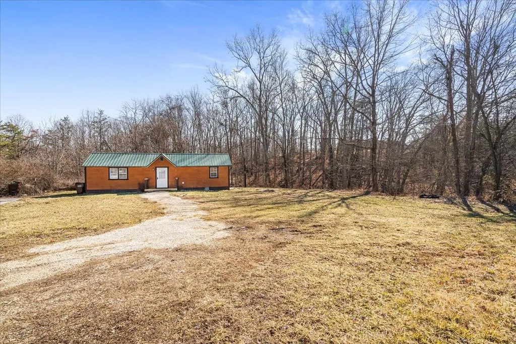 105 Patricia Road Clay City KY 40312