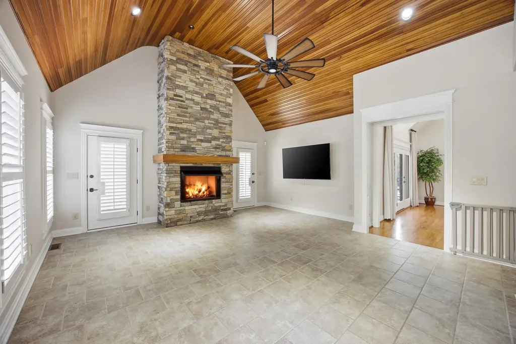 2901 Fairfax Lane Lexington KY 40509