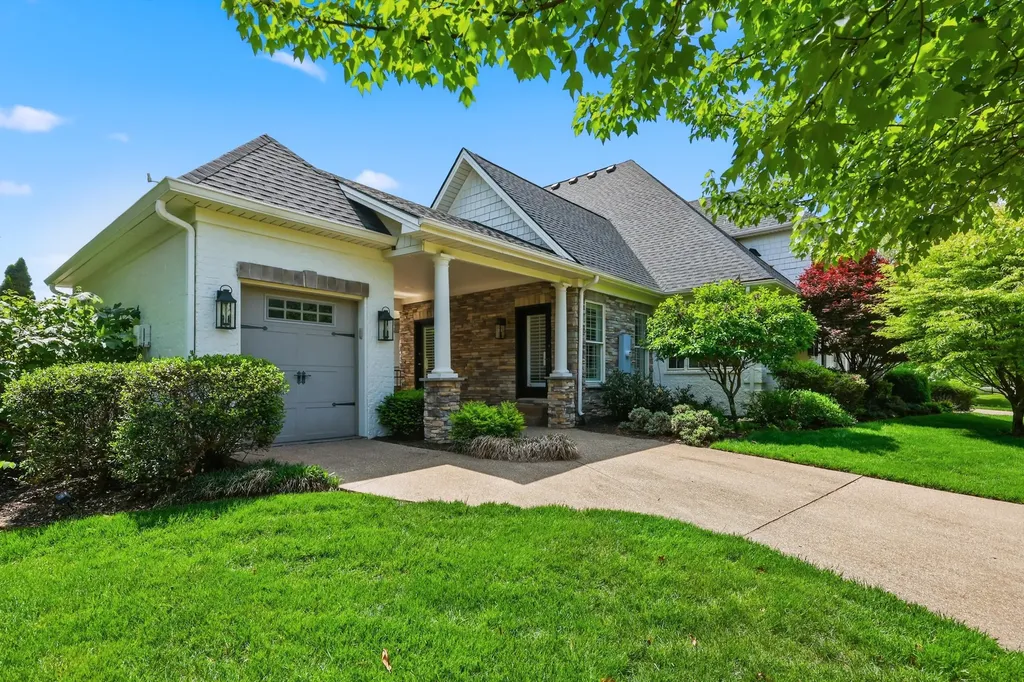 2901 Fairfax Lane Lexington KY 40509