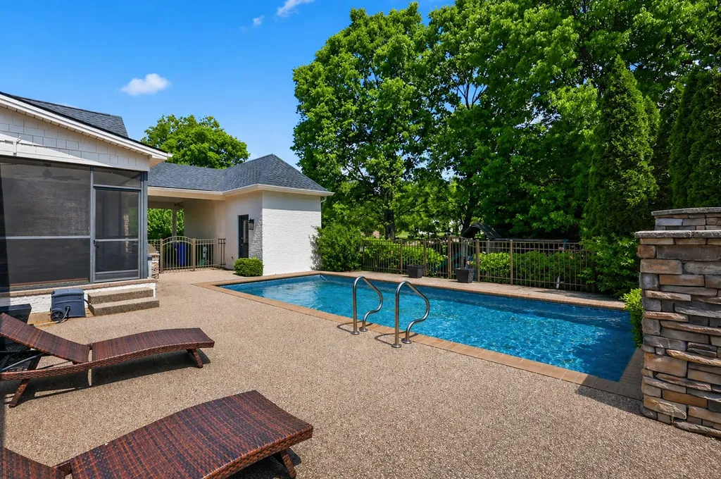 2901 Fairfax Lane Lexington KY 40509