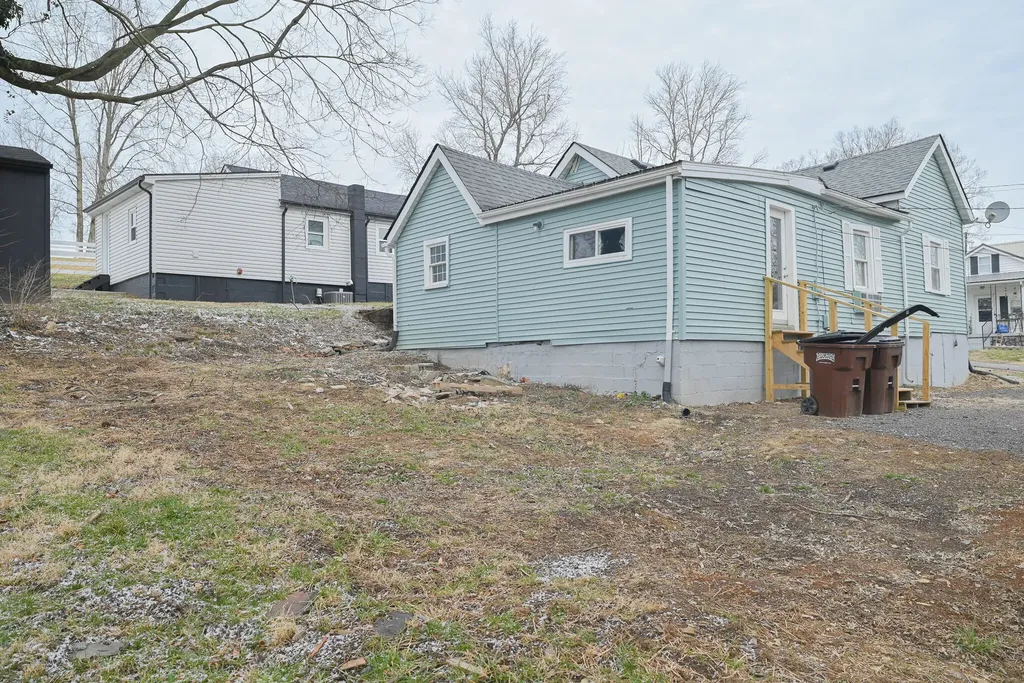 207 W 4th Street Millersburg KY 40348