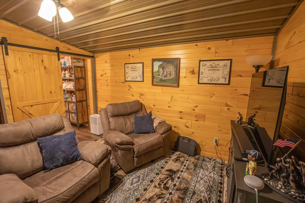 15 Harlan Road Faubush KY 42544