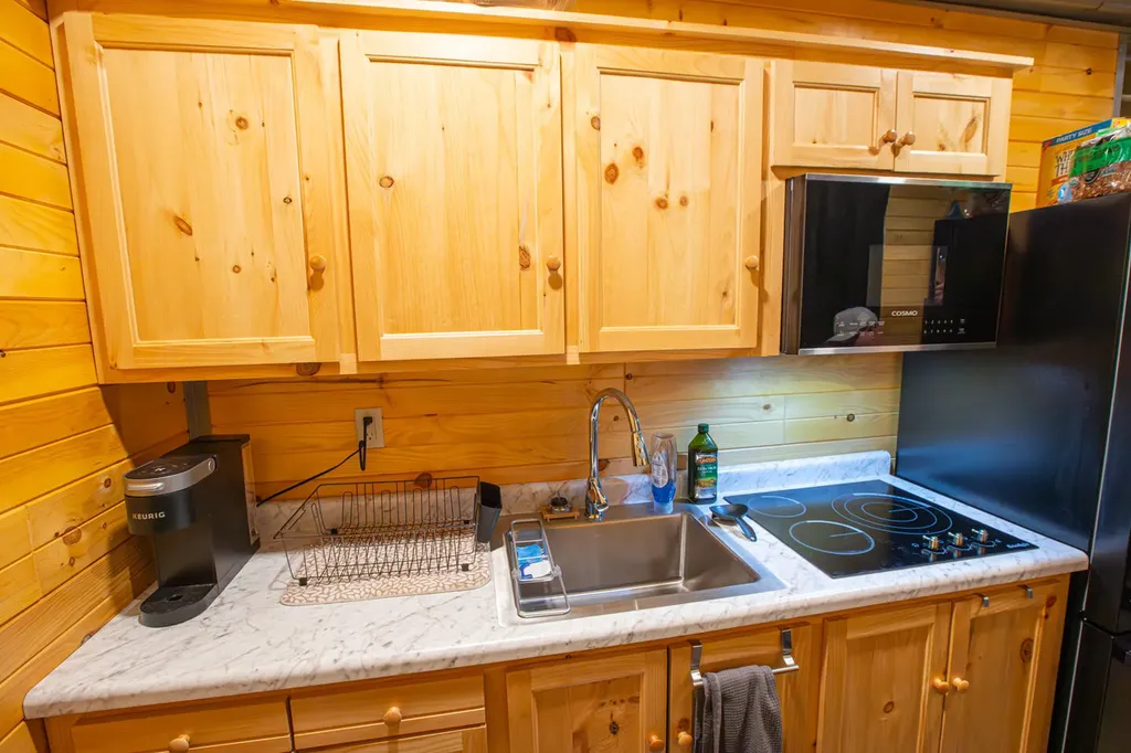 15 Harlan Road Faubush KY 42544
