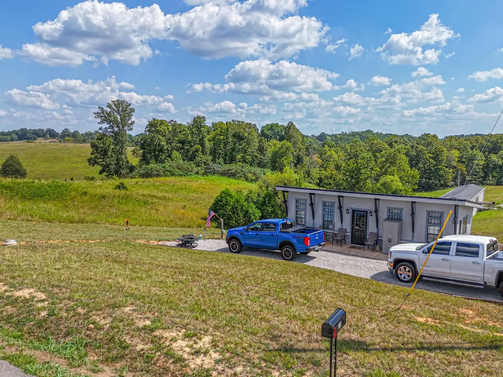 15 Harlan Road Faubush KY 42544